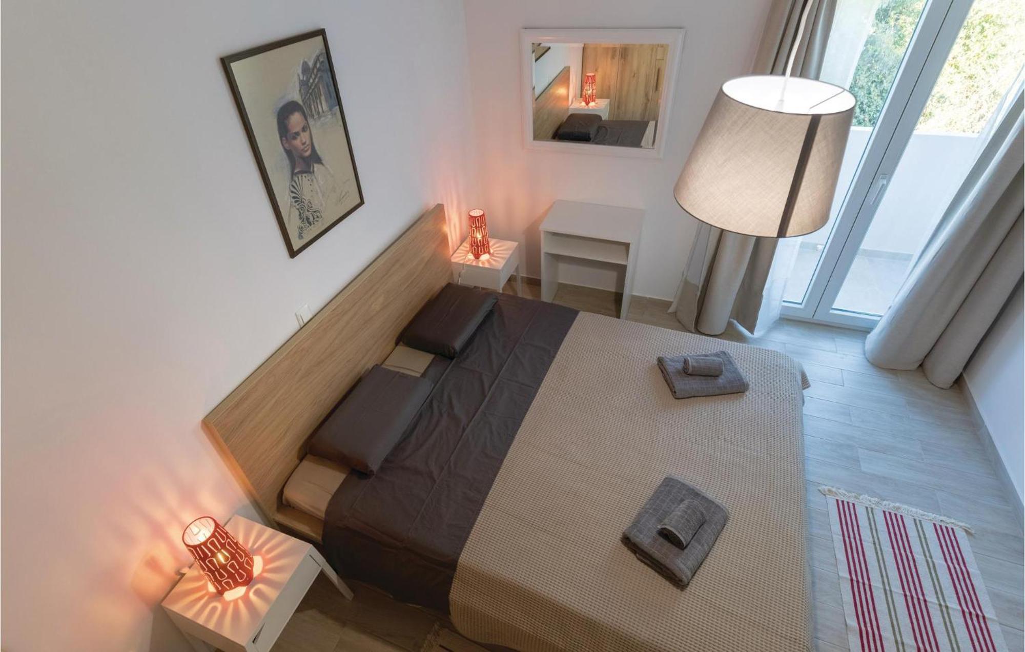 Awesome Apartment In Blace With House Sea View Exterior photo